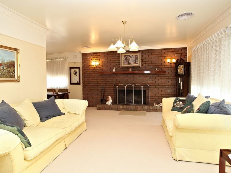 82 Worthing Road, Devon Meadows VIC 3977