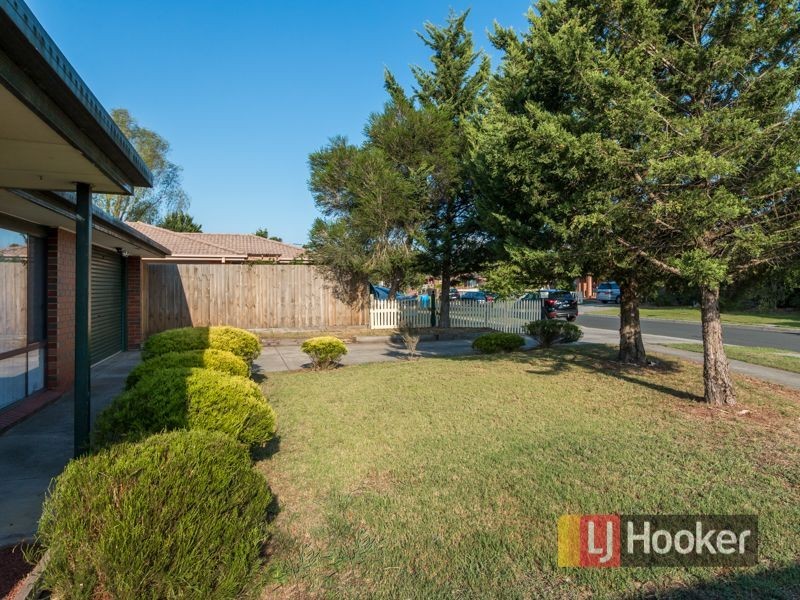 26 Terrence Drive, Cranbourne North VIC 3977