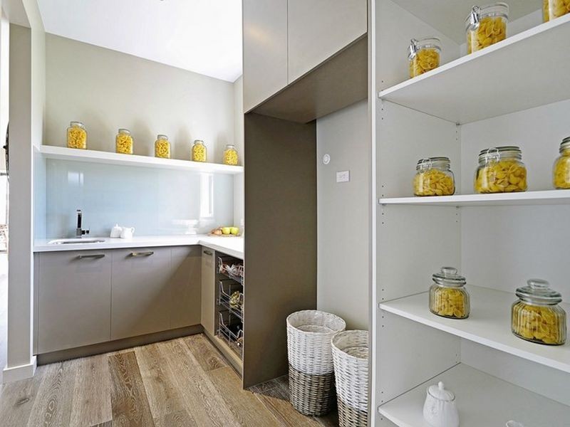 2 Belant Way, Clyde North VIC 3978