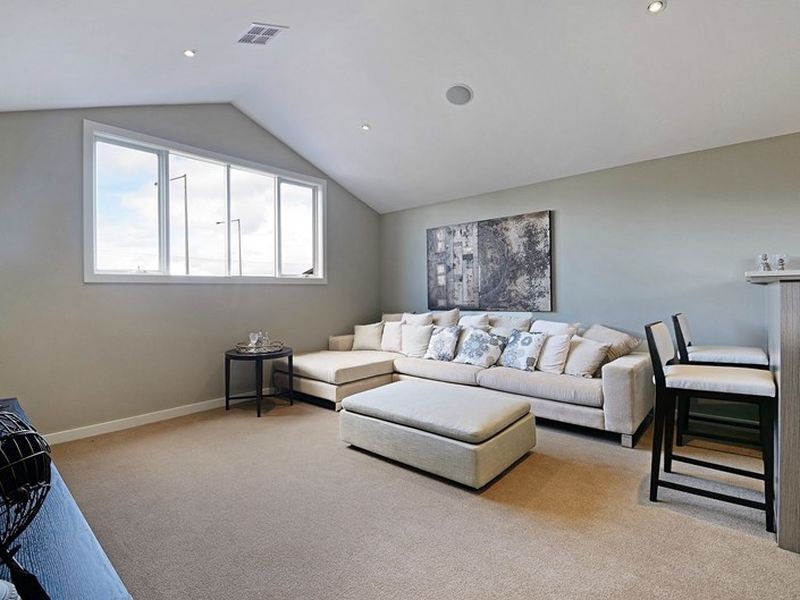 2 Belant Way, Clyde North VIC 3978