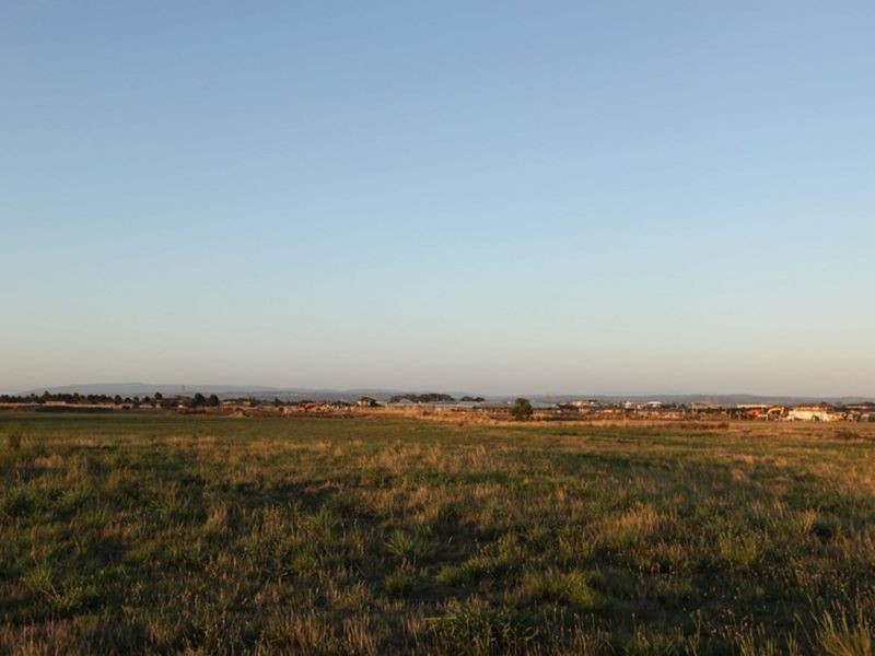 2 Belant Way, Clyde North VIC 3978