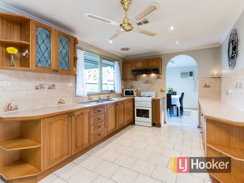 15 Roma Avenue, Cranbourne VIC 3977