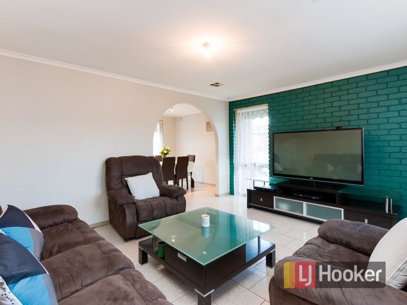 15 Roma Avenue, Cranbourne VIC 3977