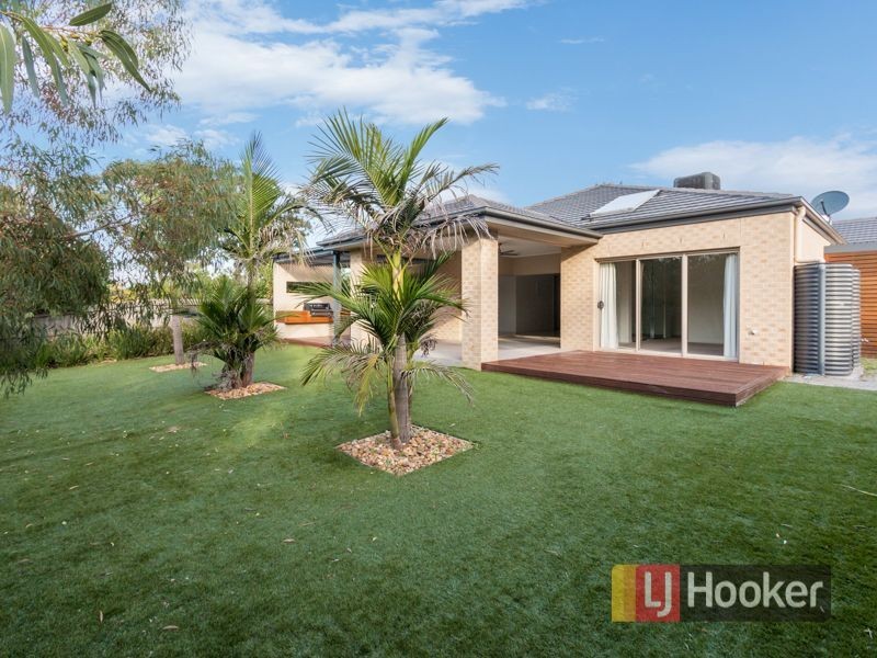 4 Sandarra Boulevard, Sandhurst VIC 3977