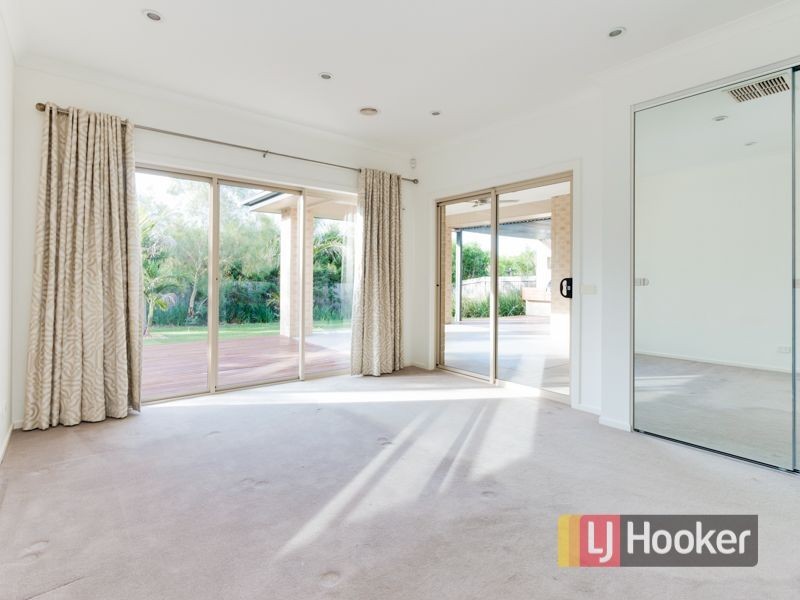 4 Sandarra Boulevard, Sandhurst VIC 3977