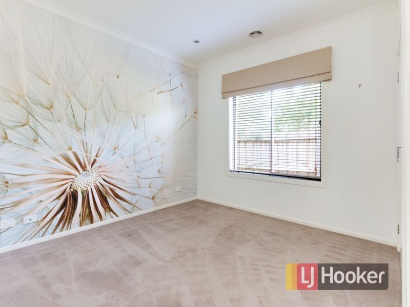 4 Sandarra Boulevard, Sandhurst VIC 3977