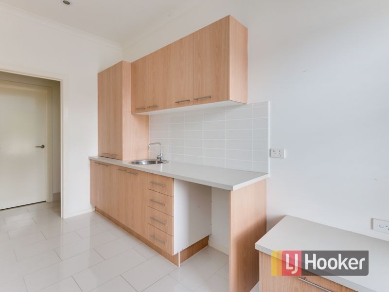 4 Sandarra Boulevard, Sandhurst VIC 3977