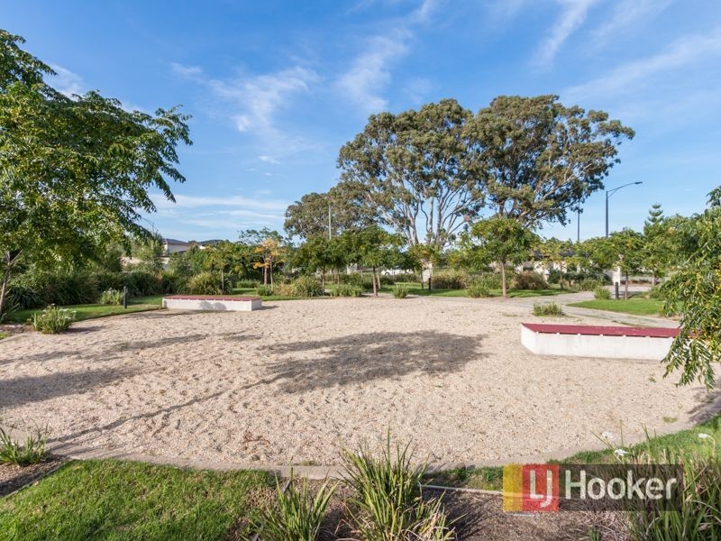 4 Sandarra Boulevard, Sandhurst VIC 3977