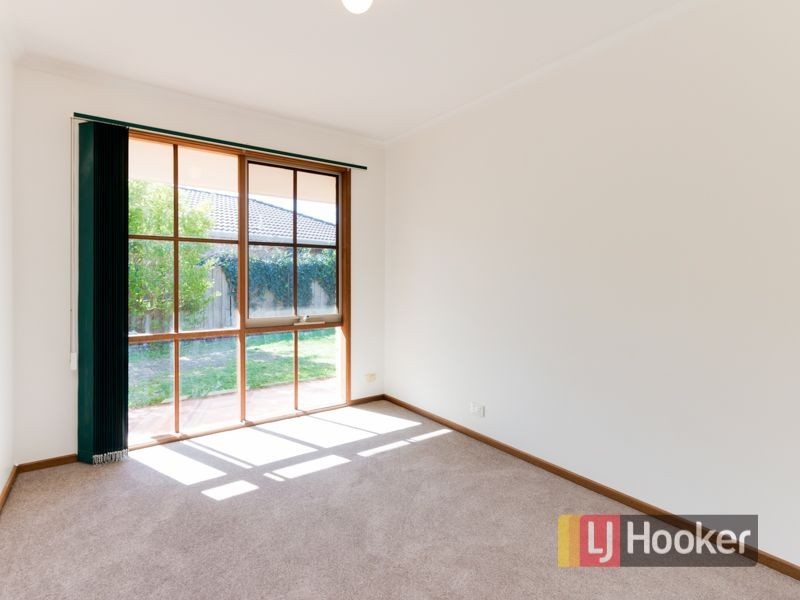 110 Courtenay Avenue, Cranbourne North VIC 3977