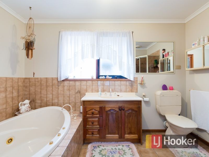 11 Curtis Court, Cranbourne VIC 3977