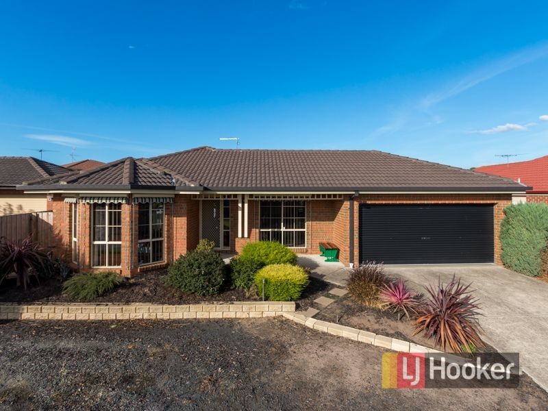 53 Josephine Avenue, Cranbourne North VIC 3977