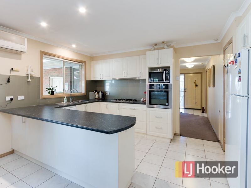 53 Josephine Avenue, Cranbourne North VIC 3977
