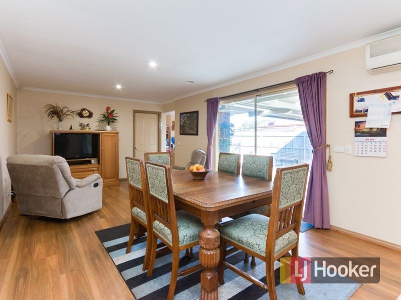 53 Josephine Avenue, Cranbourne North VIC 3977