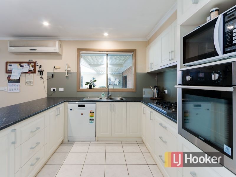 53 Josephine Avenue, Cranbourne North VIC 3977