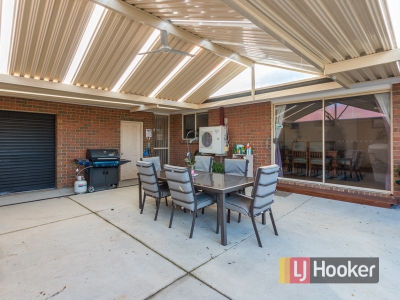 53 Josephine Avenue, Cranbourne North VIC 3977