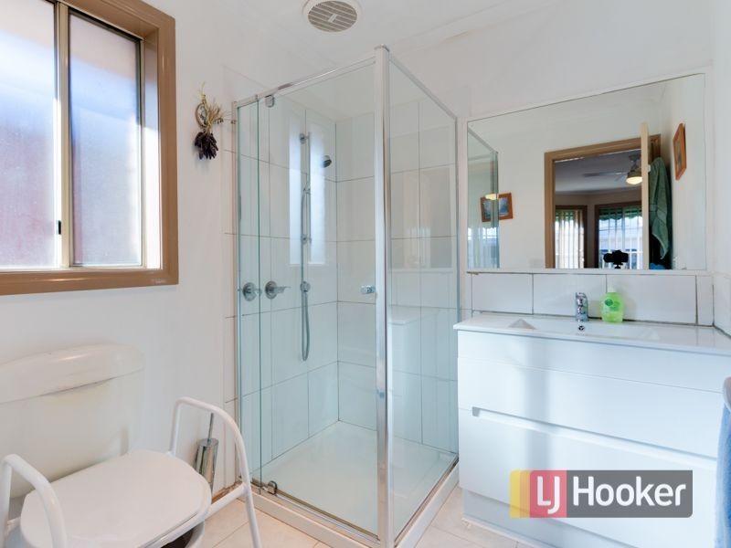 53 Josephine Avenue, Cranbourne North VIC 3977