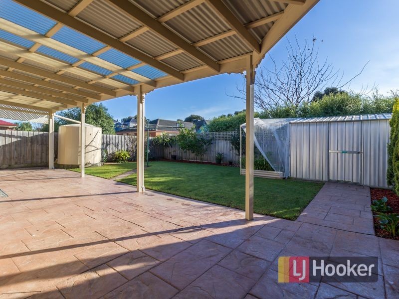 19 Baynton Crescent, Lynbrook VIC 3975