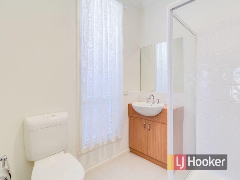 19 Baynton Crescent, Lynbrook VIC 3975