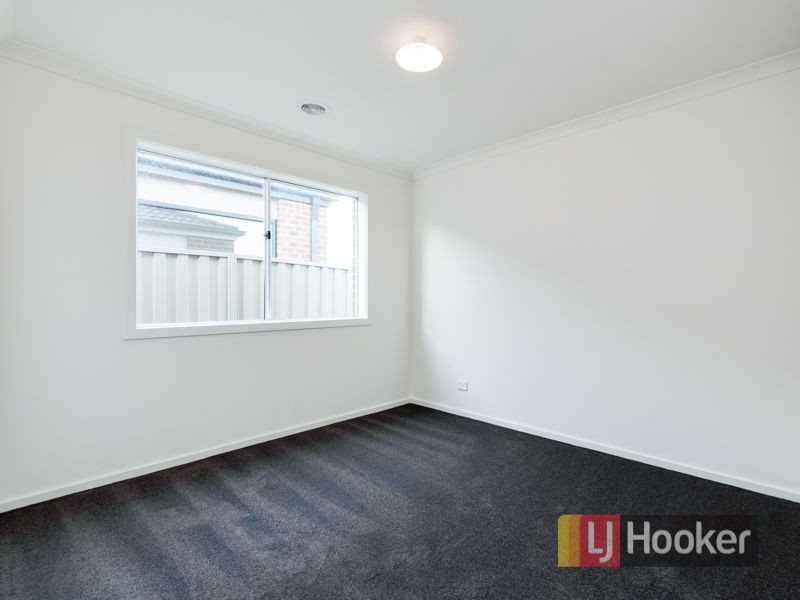 21 Spencer Circuit, Cranbourne East VIC 3977