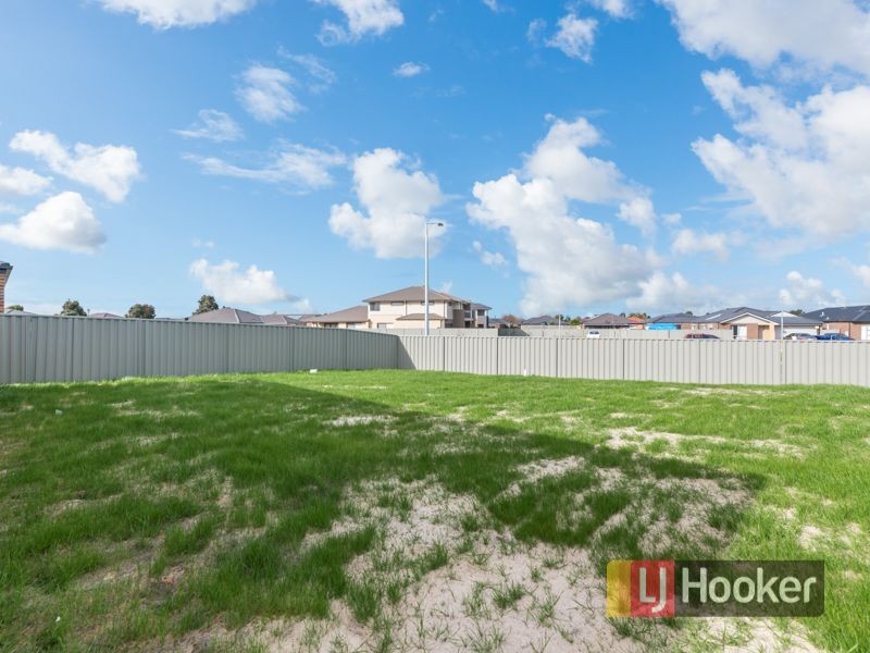 21 Spencer Circuit, Cranbourne East VIC 3977