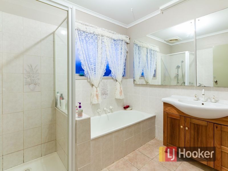 38 Green Valley Crescent, Hampton Park VIC 3976