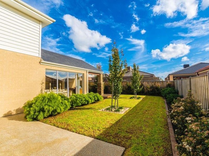 7 Red Maple Drive, Cranbourne West VIC 3977