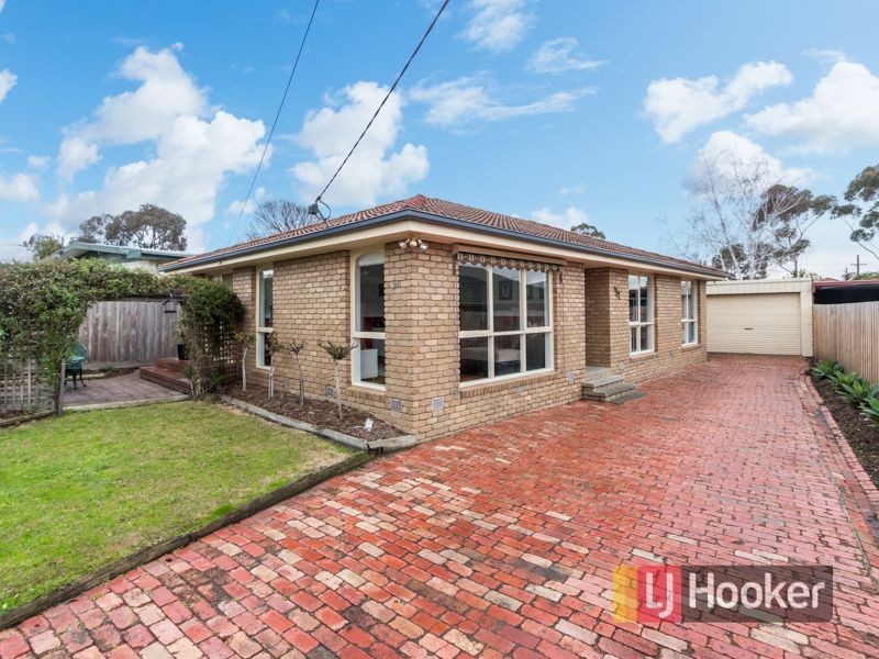 24 Evelyne Avenue, Cranbourne VIC 3977