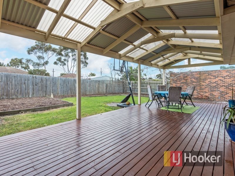 24 Evelyne Avenue, Cranbourne VIC 3977
