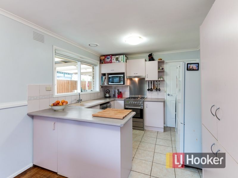 24 Evelyne Avenue, Cranbourne VIC 3977