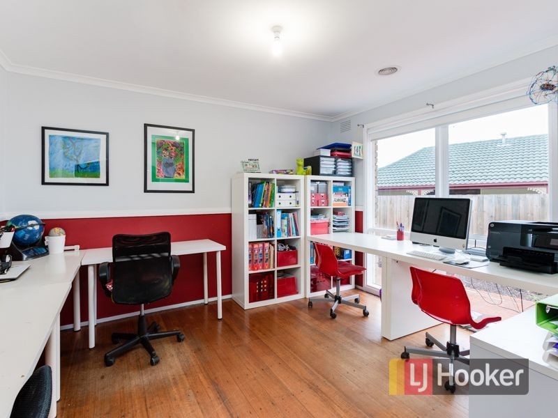 24 Evelyne Avenue, Cranbourne VIC 3977