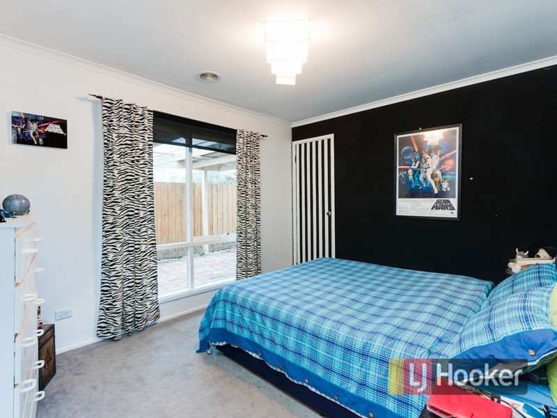 24 Evelyne Avenue, Cranbourne VIC 3977