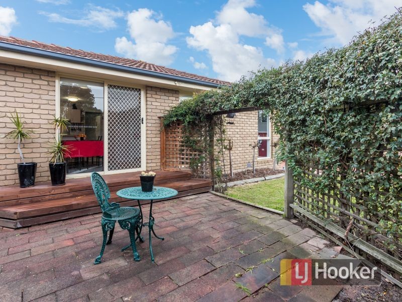24 Evelyne Avenue, Cranbourne VIC 3977