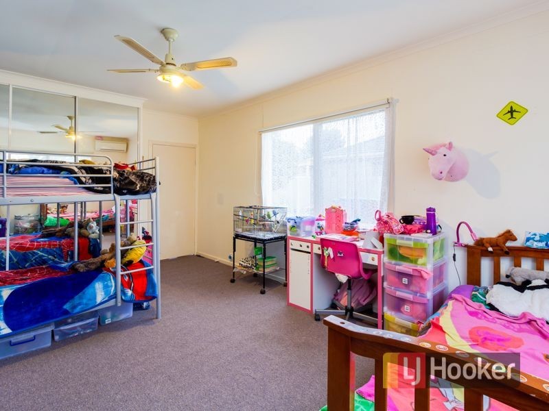 27 Ainsleigh Court, Cranbourne VIC 3977