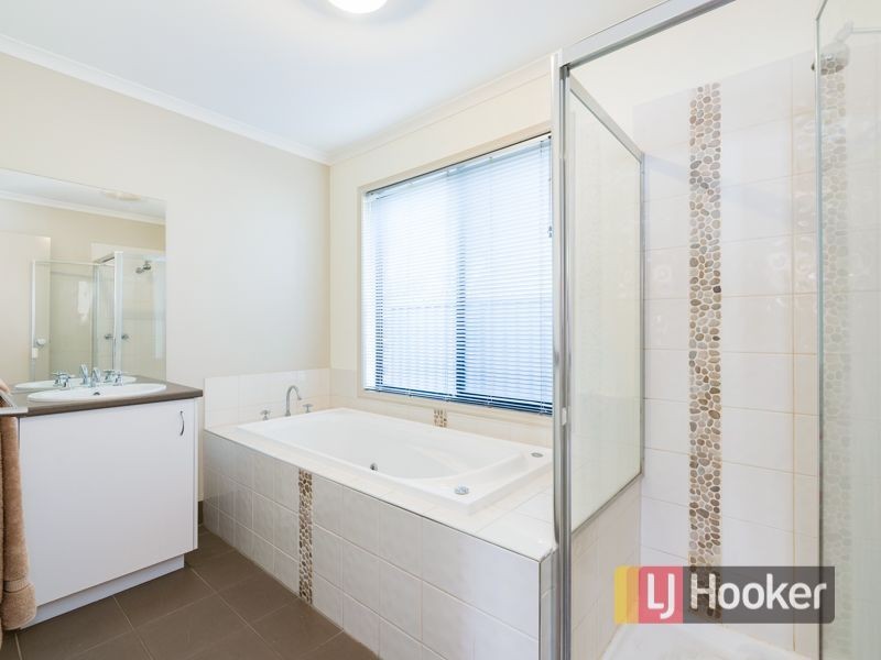 2 Saltram Court, Cranbourne East VIC 3977