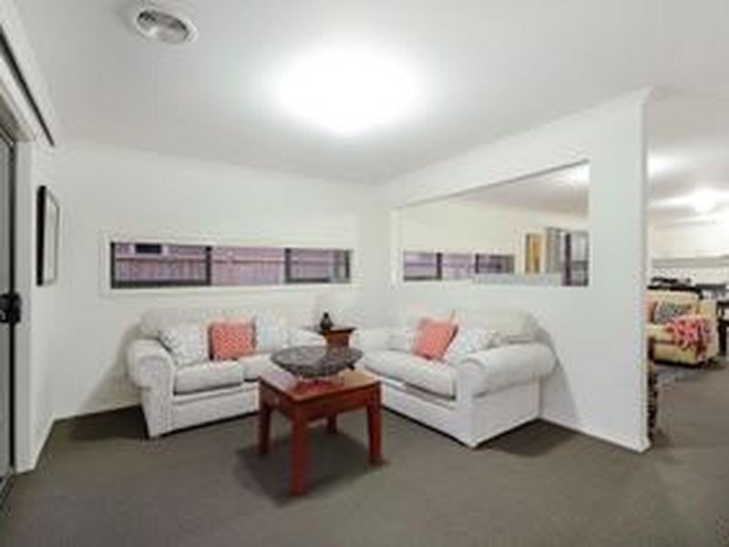 49 Goulburn Street, Cranbourne East VIC 3977