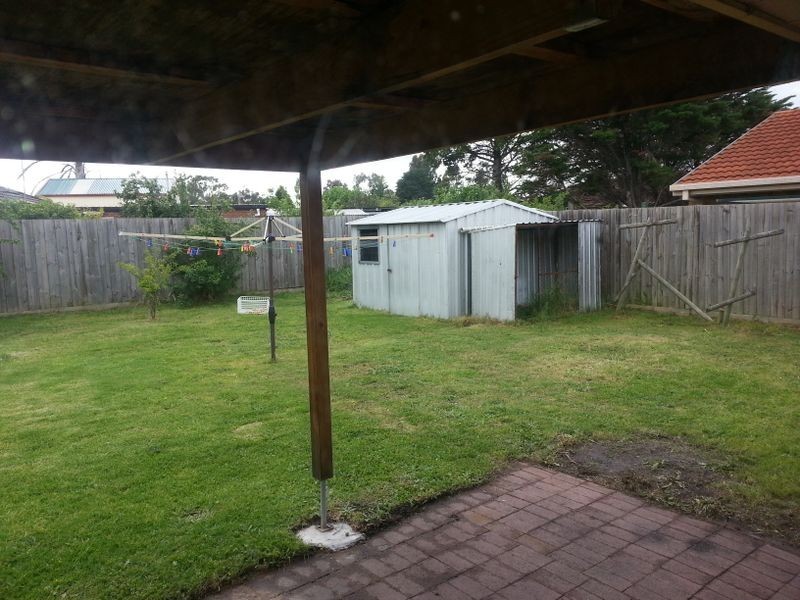 4 Hoysted Avenue, Cranbourne North VIC 3977