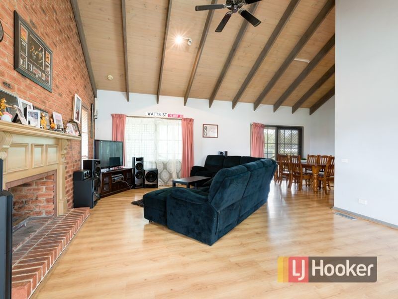 1 Lawless Drive, Cranbourne North VIC 3977