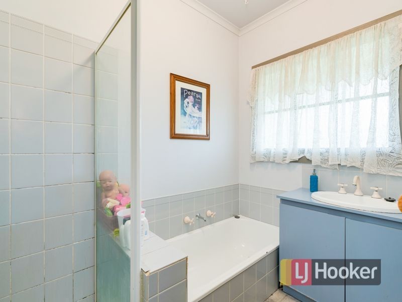 1 Lawless Drive, Cranbourne North VIC 3977