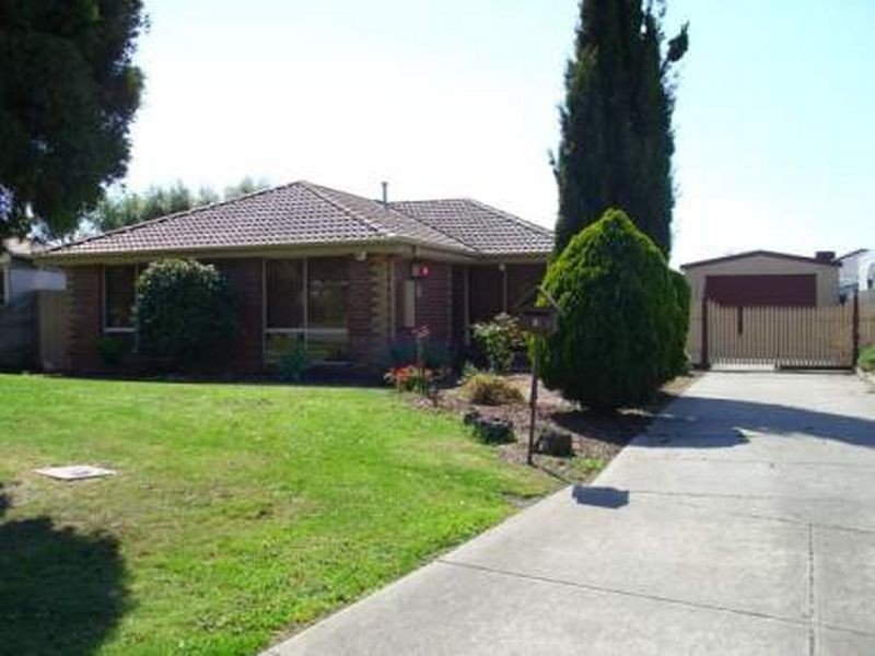 9 Megan Close, Cranbourne VIC 3977
