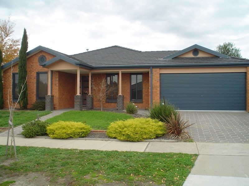 43 Golden Grove Drive, Narre Warren VIC 3805