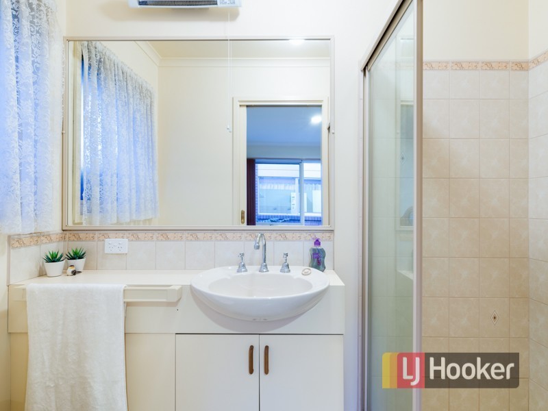 11 Andrea Crescent, Cranbourne North VIC 3977