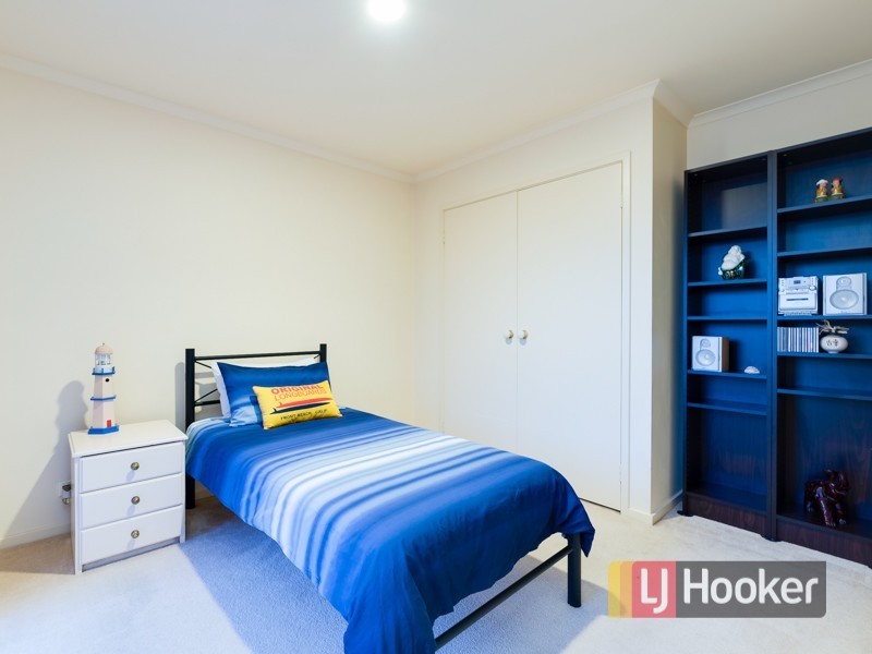 11 Andrea Crescent, Cranbourne North VIC 3977