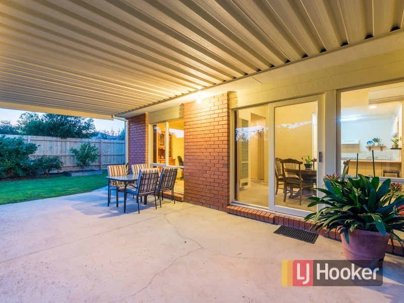 11 Andrea Crescent, Cranbourne North VIC 3977