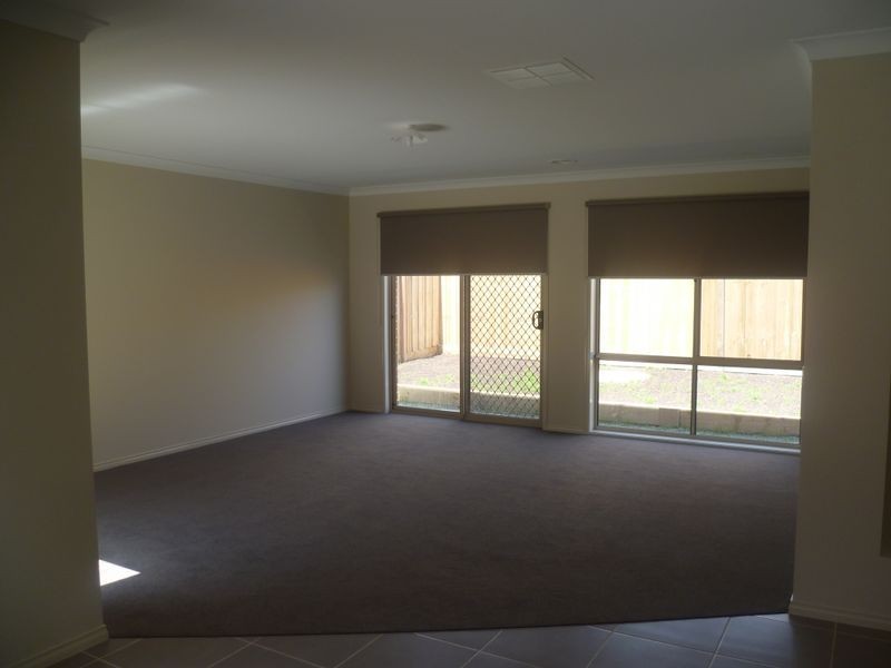 61 John Russell Road, Cranbourne VIC 3977