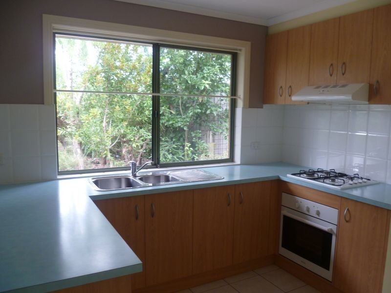 16 Glenaire Crescent, Cranbourne VIC 3977