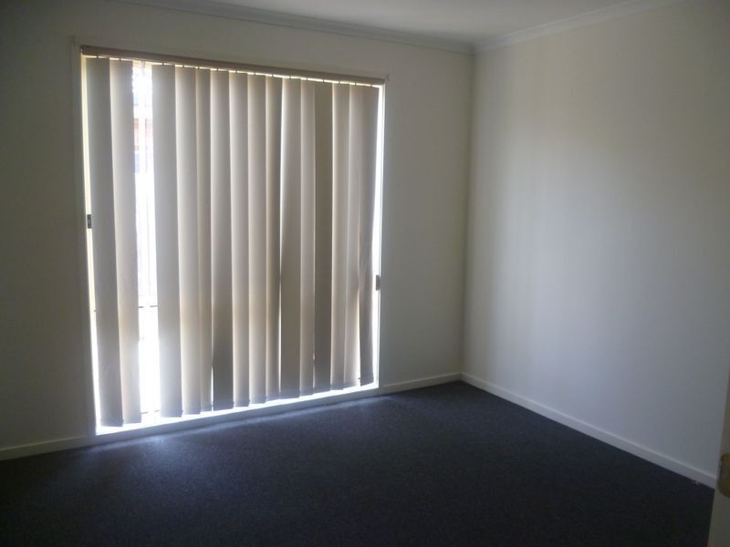 13 Milbank Place, Cranbourne VIC 3977