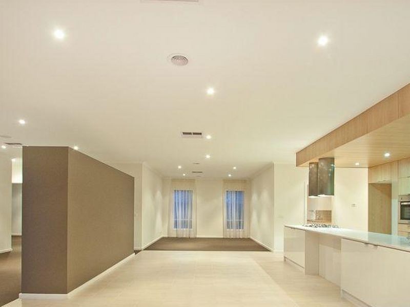 4 Kindred Avenue, Cranbourne North VIC 3977