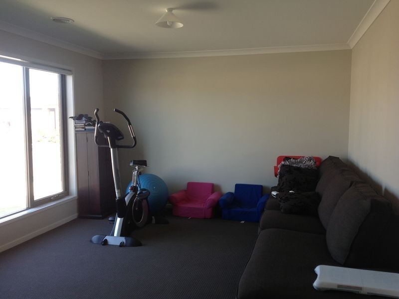 2 Beagle Street, Cranbourne VIC 3977