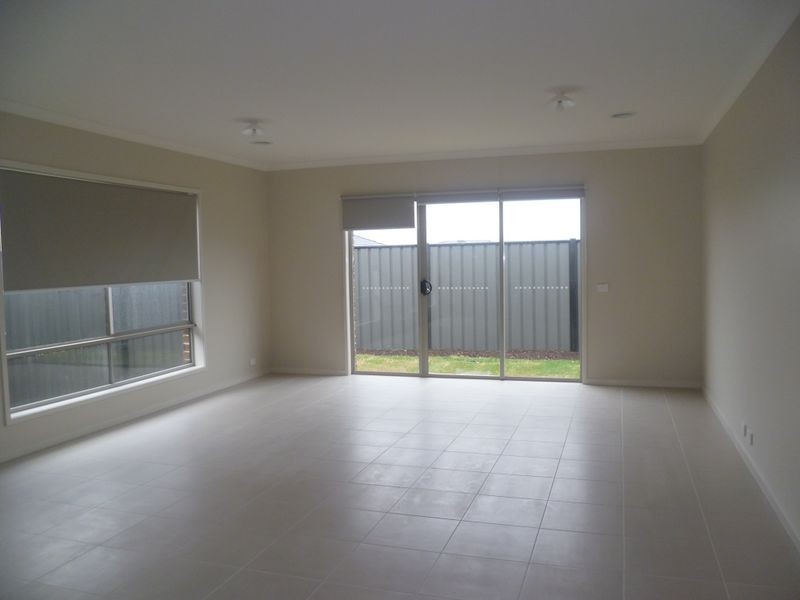 5 San Fratello Street, Clyde VIC 3978