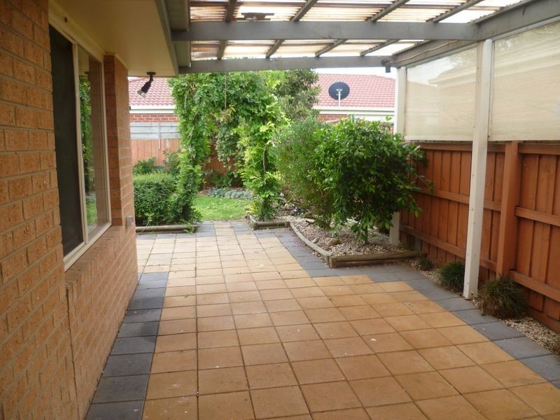 11 Mariner Close, Cranbourne VIC 3977
